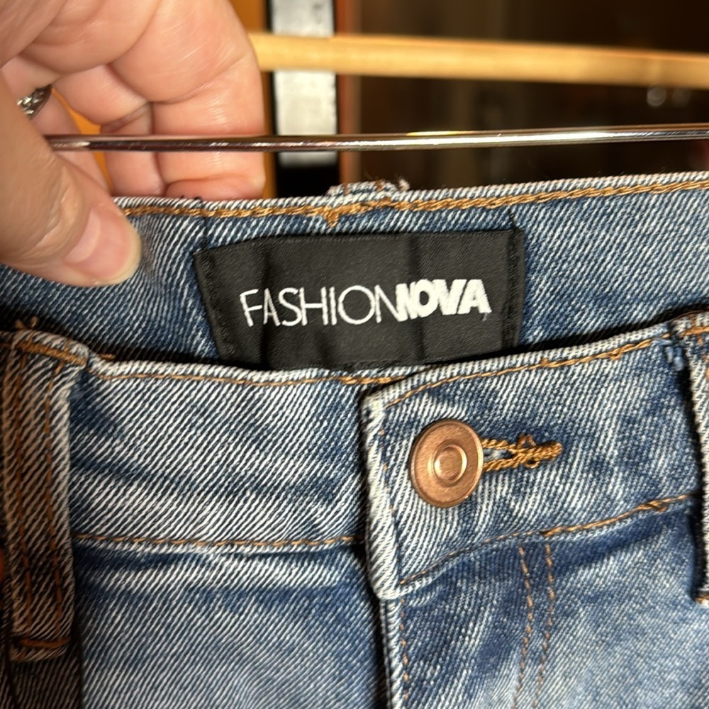 NWT Fashion Nova Bridge The Distance Wide Leg Jeans Medium Blue Wash Size 9 - Picture 9 of 13